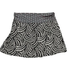 Title Nine Aquamini Skirt Black and White‎ Patterned Women's Skirt Small